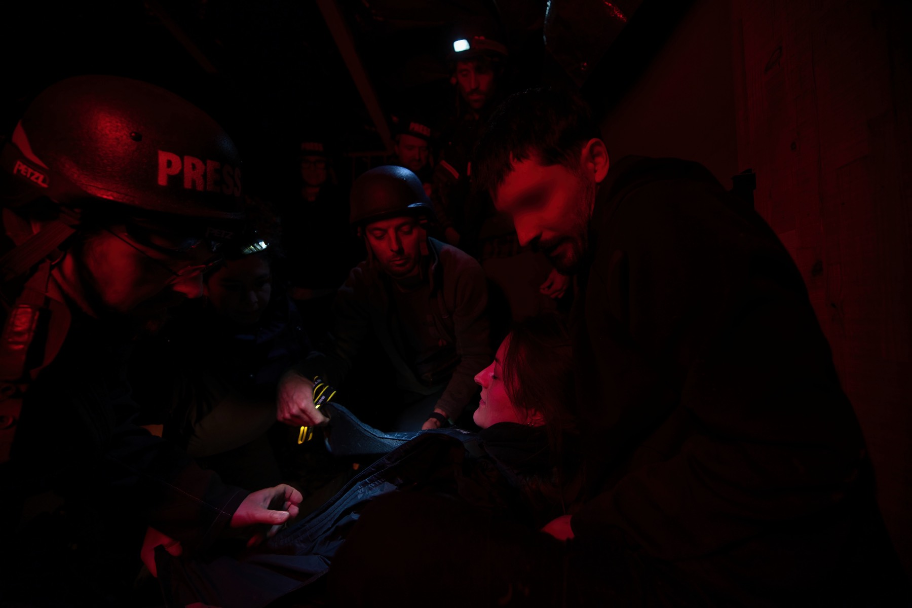 Prolonged field care under red light
